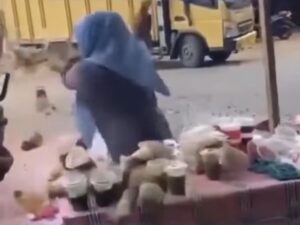 Viral Video Pedagang Kesalkan Penertiban dan Buang Dagangannya ke Jalan